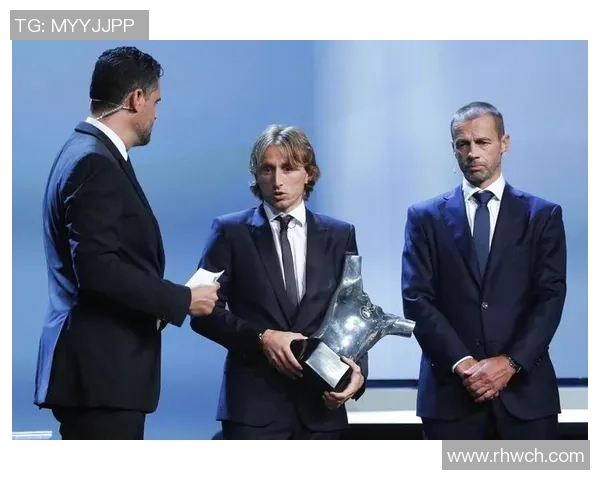 全球足球努力球星排名揭晓 硬汉精神与奋斗之路的精彩对比 全球足球努力球星排名揭晓 硬汉精神与奋斗之路的精彩对比