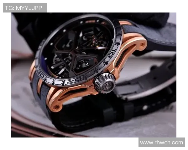 足球球星同款钻石手表尽显奢华魅力与运动激情完美融合 足球球星同款钻石手表尽显奢华魅力与运动激情完美融合